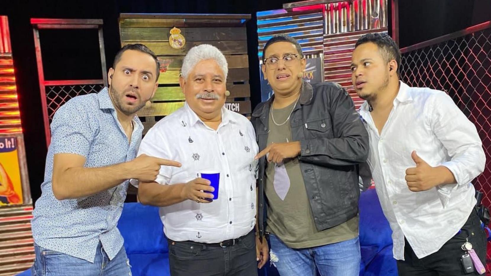 Imagen Principal de Nota: Marvin Ponce le lanza un vaso a Elmer Valladares durante su visita a Los del Cuarto