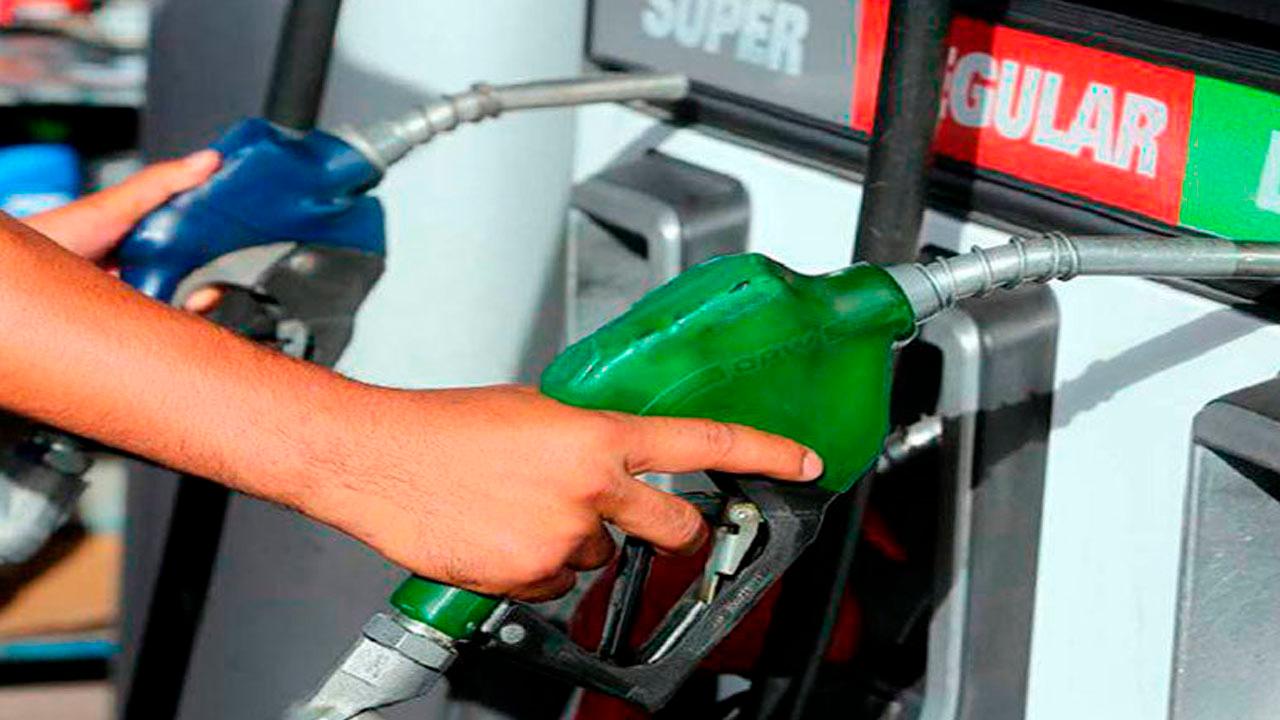 Imagen de Gasolinas súper y regular tendrán una rebaja de precios mayor a 2 lempiras a partir del lunes