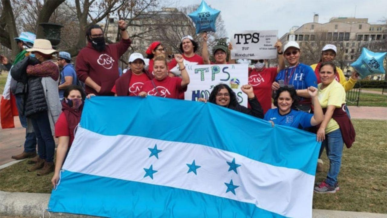 Imagen Principal de Nota: Actualización a reglamento de TPS permitirá a portadores solicitar residencia permanente en EE. UU.