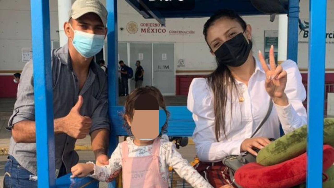 Imagen Principal de Nota: 'La Barbie Policía' tras migrar a Estados Unidos: 'Venimos a darle un nuevo futuro a mi hija'