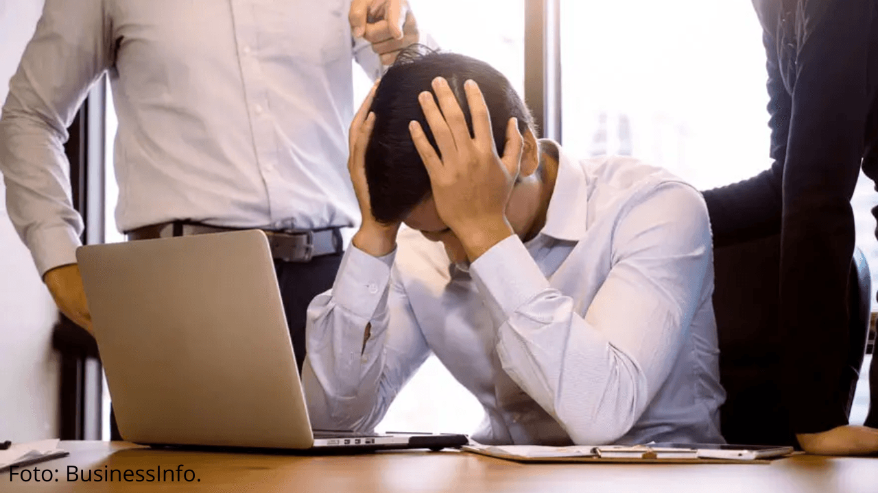 Imagen Principal de Nota: 'Mi jefa me acosa y no quiero perder mi trabajo': hondureño pide ayuda en LM5 para denunciarla
