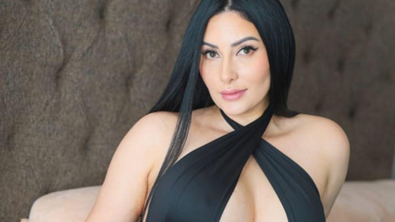 Imagen Principal de Nota: Ariana Herchi roba suspiros al dejar ver sus curvas en diminuto traje de baño