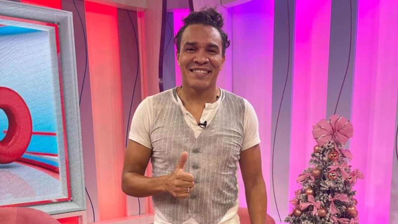 Imagen Principal de Nota: Rambo de León se confiesa en 'El Hilo' y habla de la vez que se mostró en ropa interior