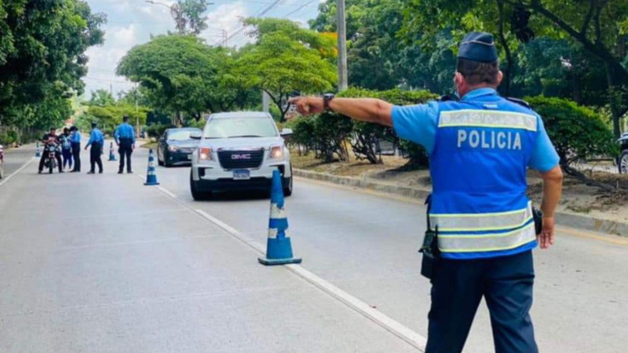 Imagen Principal de Nota: ¡Atención! DNTV  hace importante anuncio para conductores hondureños con permisos de conducir vencidos