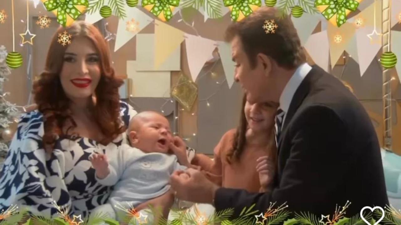 Imagen Principal de Nota: ¡Con tierno vídeo junto a su familia! Salvador Nasralla pide olvidar el odio y rencor en 2023