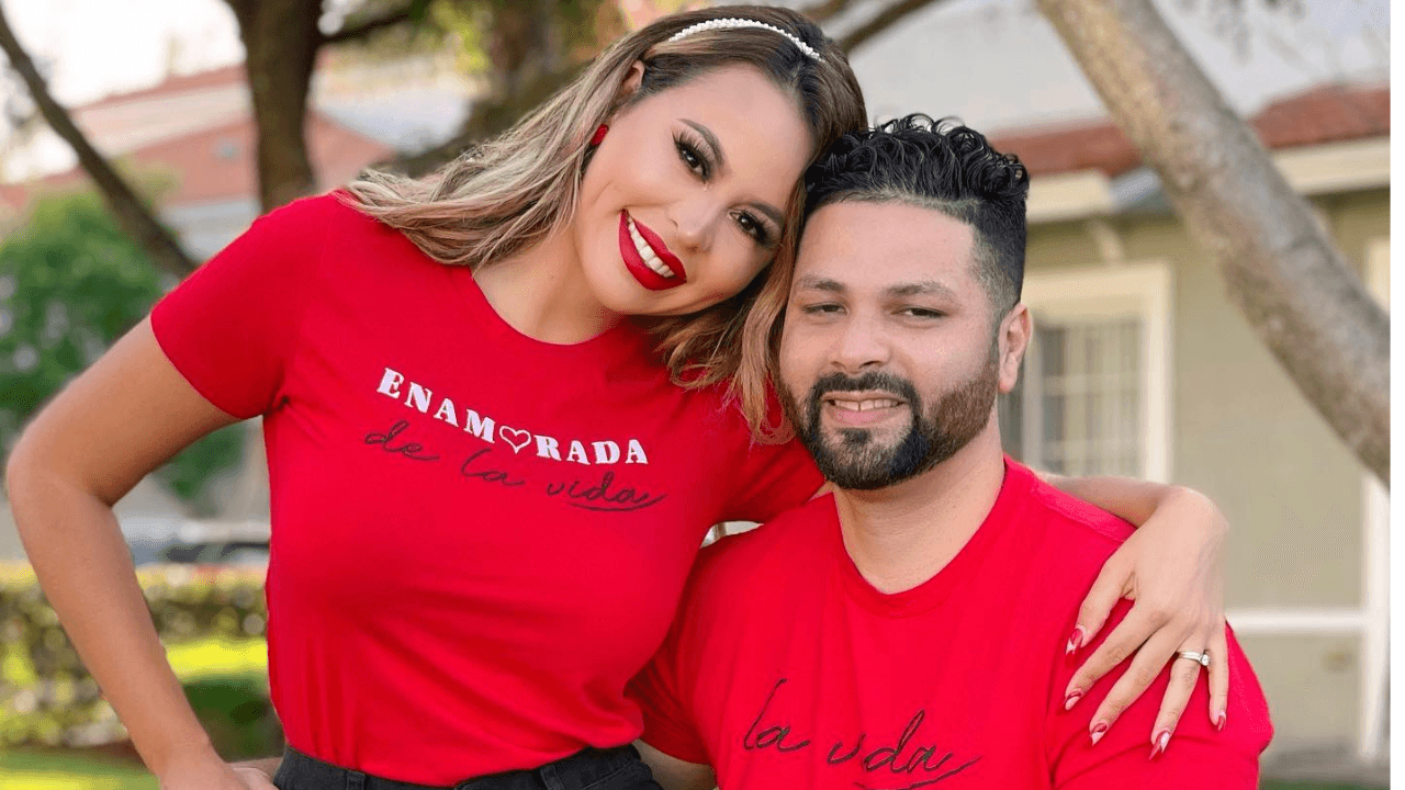 Imagen Principal de Nota: 'Lipstickfables' defiende a su esposo y manda a estudiar inglés a quienes lo critican