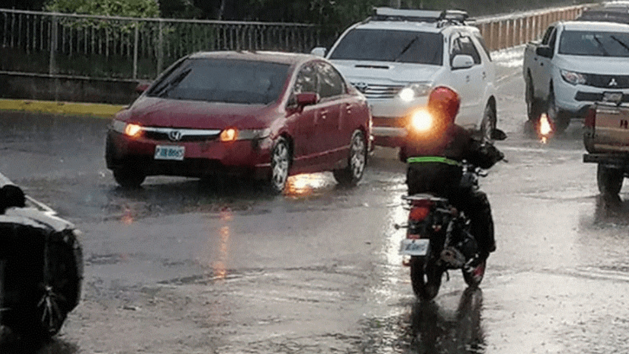 Imagen Principal de Nota: Ingreso de humedad provocará lluvias con actividad eléctrica en estas regiones de Honduras