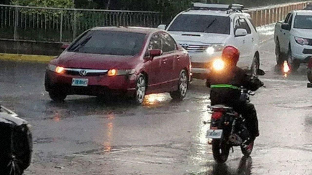 Imagen Principal de Nota: Ingreso de onda tropical provocará lluvias con  actividad eléctrica en gran parte de Honduras