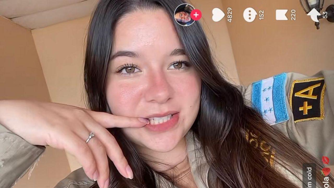 Imagen Principal de Nota: Bombera hondureña incendia las redes con sus videos en TikTok