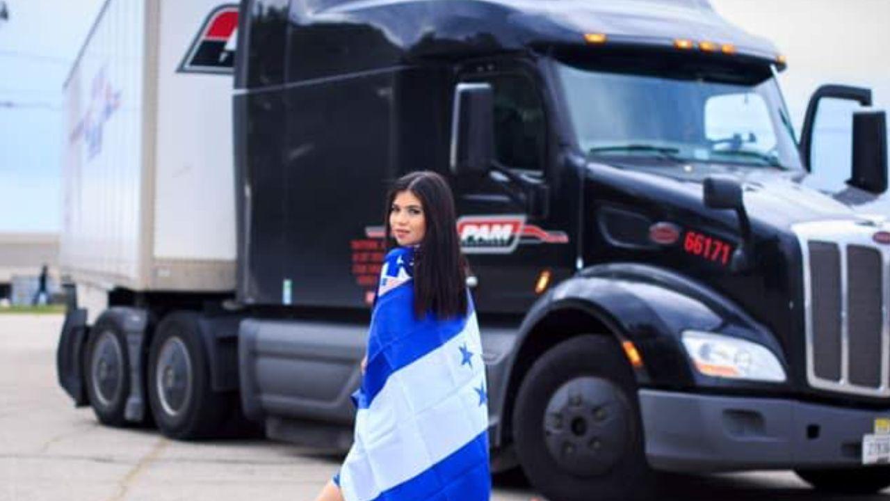 Imagen Principal de Nota: Andrea Ochoa, trailera hondureña abre su propia compañía de camiones en Estados Unidos