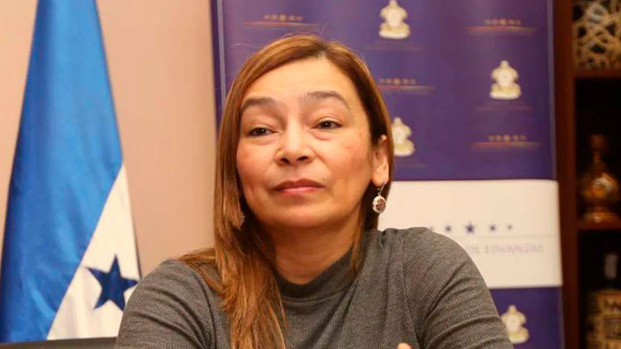 Imagen Principal de Nota: Capturan a exministra de Finanzas Rocío Tábora, acusada por fraude en caso Hospitales móviles
