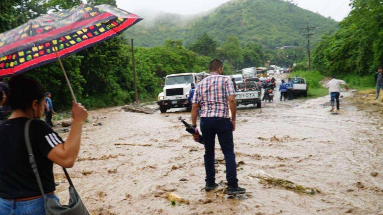 Imagen Principal de Nota: Lluvias con actividad eléctrica azotarán Honduras este miércoles