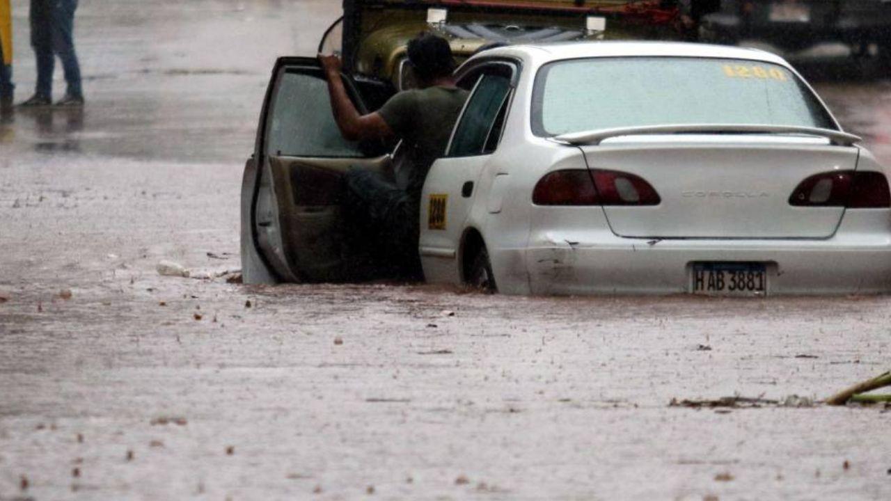 Imagen Principal de Nota: Lluvias y tormentas eléctricas azotarán Honduras este fin de semana, según Copeco