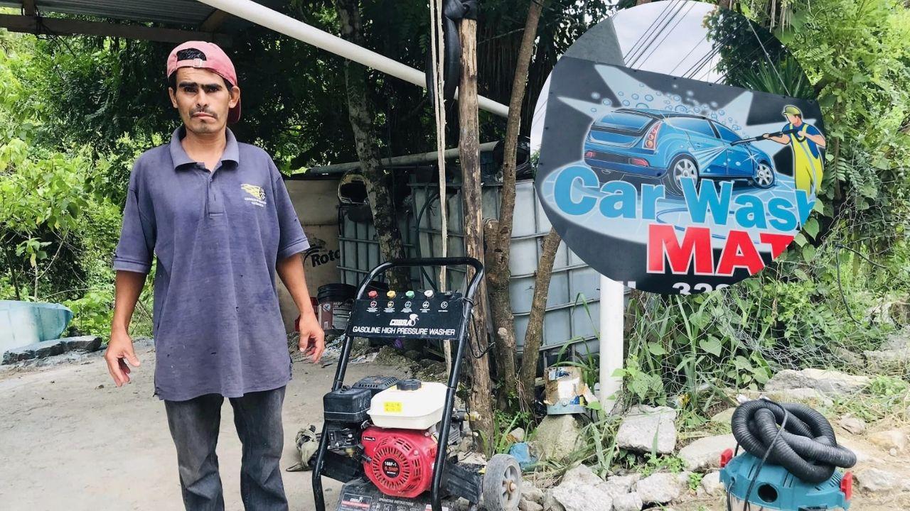 Imagen Principal de Nota: Hondureño se viraliza por emprender con modesto carwash