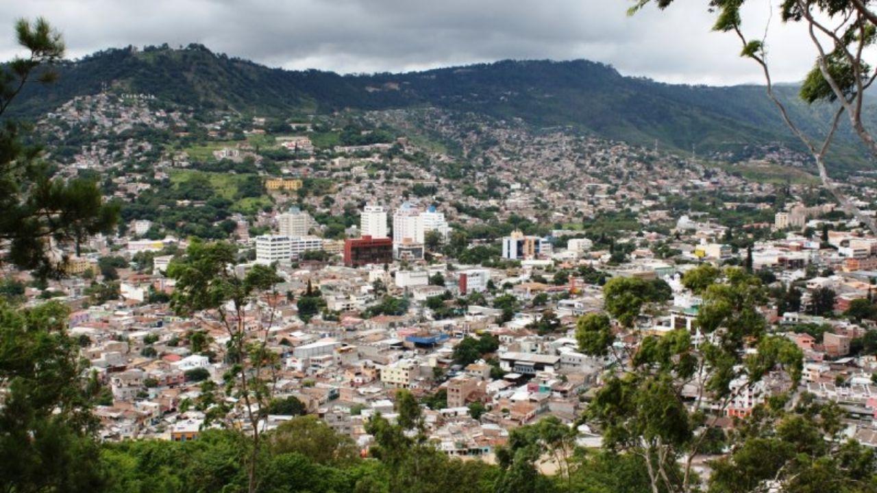 Imagen Principal de Nota: Altas temperaturas y cielos despejados para este domingo