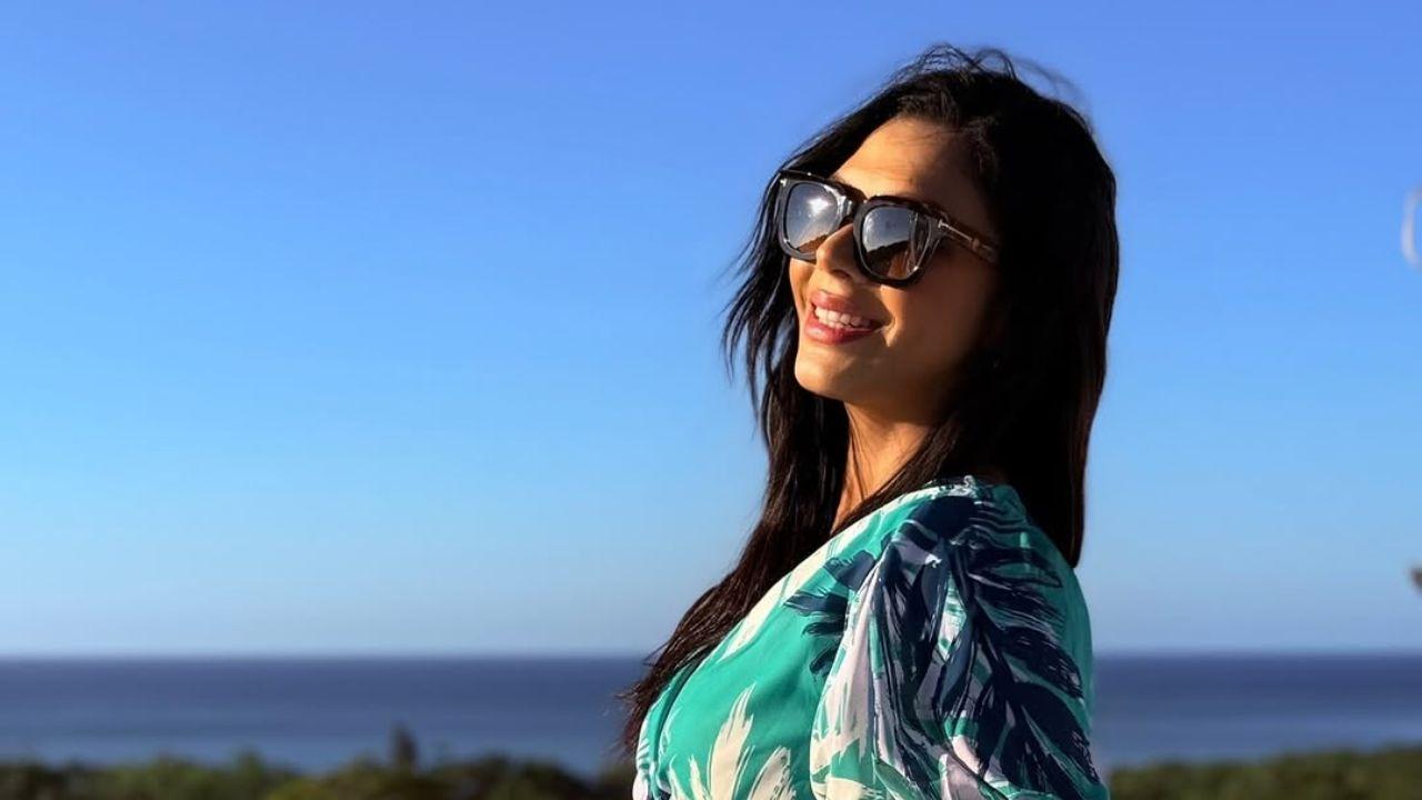 Imagen Principal de Nota: Loren Mercadal  sorprende con sensual  foto en la playa