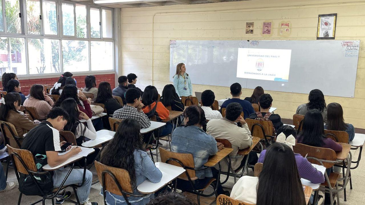 Imagen Principal de Nota: UNAH brinda nuevos cursos de inglés, francés e italiano: aquí lo que debes saber