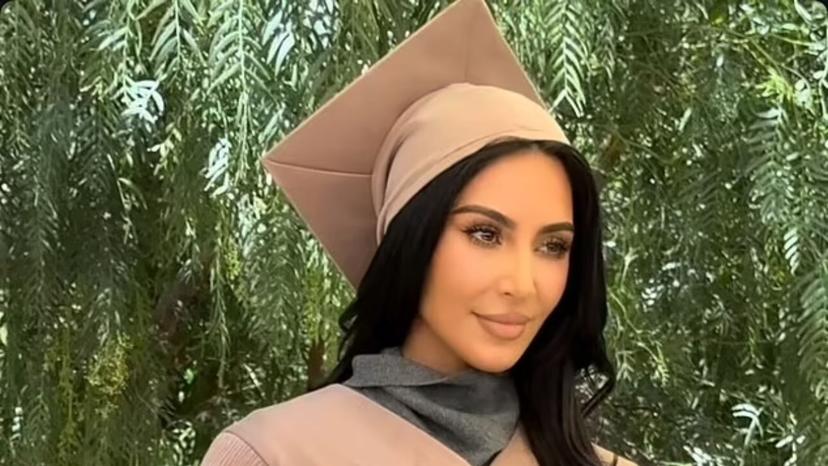 Kim Kardashian se graduó de derecho sin asistir a la universidad