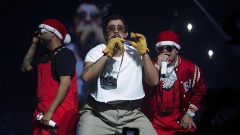 Bab Bunny rompe otro récord en las listas Billboard con tres canciones en la cima
